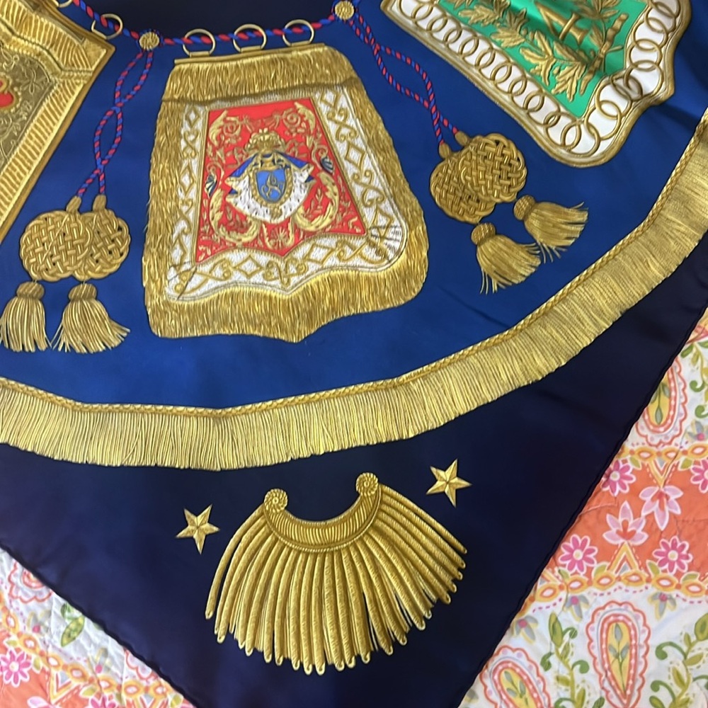 RARE Hermes Poste et Cavalerie silk scarf - Picture 7 of 8